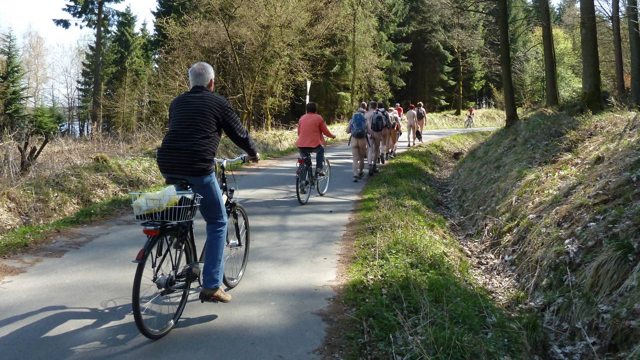 Bild 3: Bei Radverkehr in beiden Richtungen mussten wir uns streng rechts halten, um genug Platz zu lassen