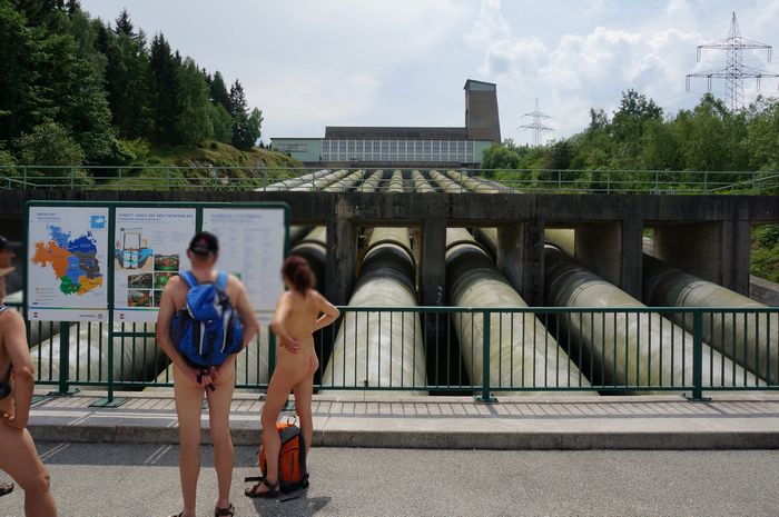 Wasserkraft durch Röhrenrutschen - informativ und anschaulich