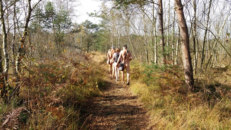 Nackte Fotowanderung im Venner Moor