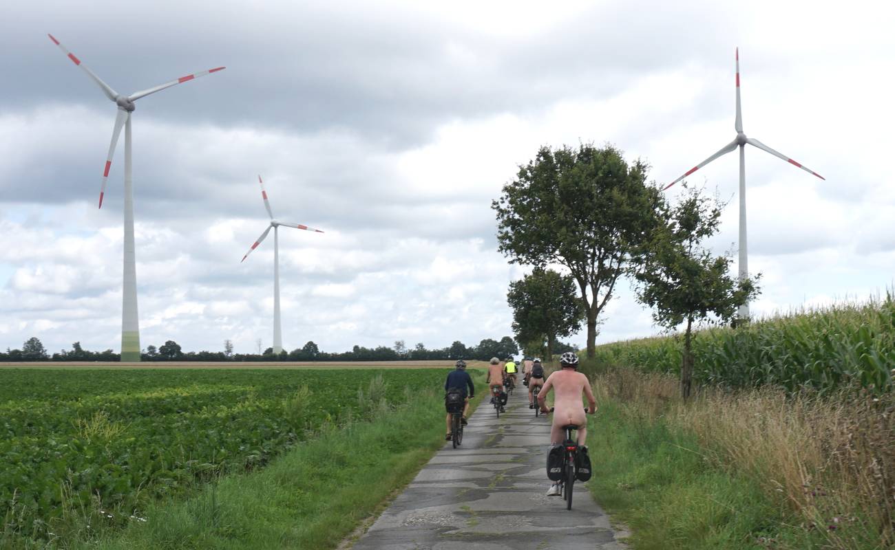 Radeln unter Windrädern ist im Münsterland normal