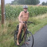 Sam 17 : Un tour à vélo nu, c'est amusant !