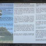 Dim 25 : A la Tour Longinus l'histoire et l'origine du nom des montagnes d'arbres est expliquée sur une plaque.