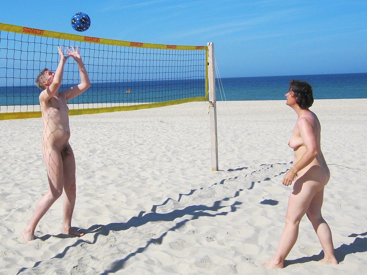 Volleyball am Strand. Foto: Ravie. CC0 1.0